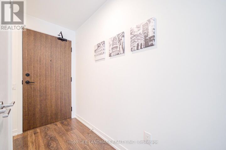 Property Photo: 4065 Confederation Parkway 3901 ON L5B 0L4