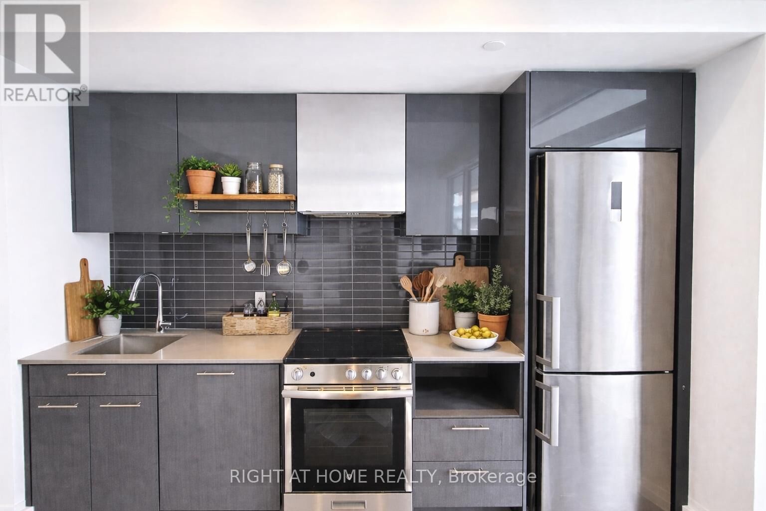 Property Photo: 251 Jarvis Street 3805 ON M5B 0C3