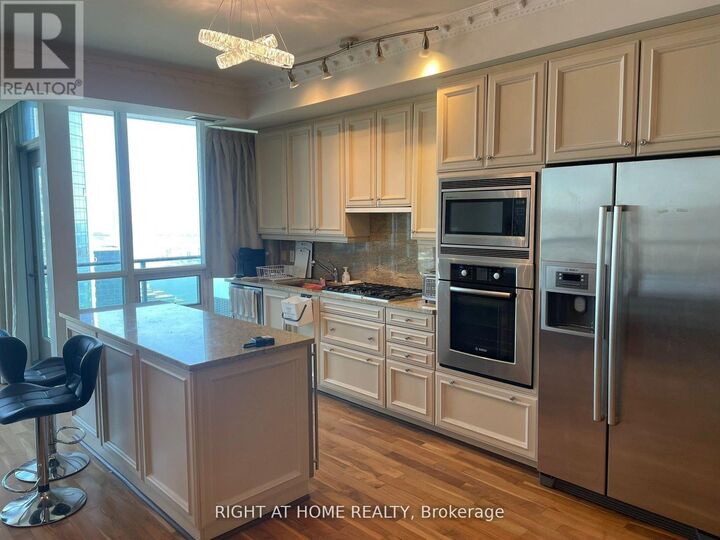Property Photo: 16 Harbour Street 4904 ON M5J 2Z7