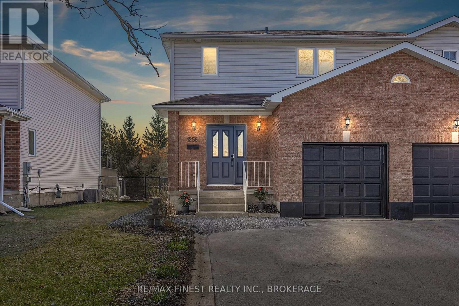 Property Photo: 1256 Brackenwood Crescent ON K7P 2W1