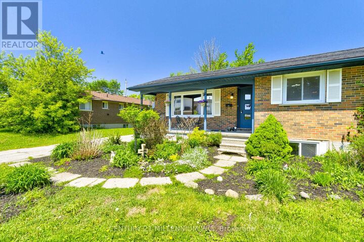 Property Photo:  210 Centre Street  ON L0N 1S4 