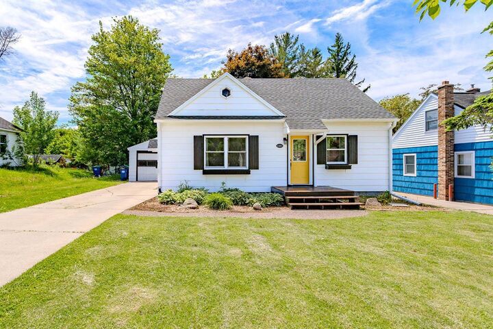 Property Photo: 1221 Single Avenue WI 54403