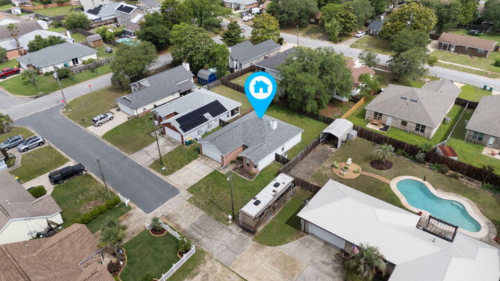 Property Photo: 305 W Danielle Court FL 32569