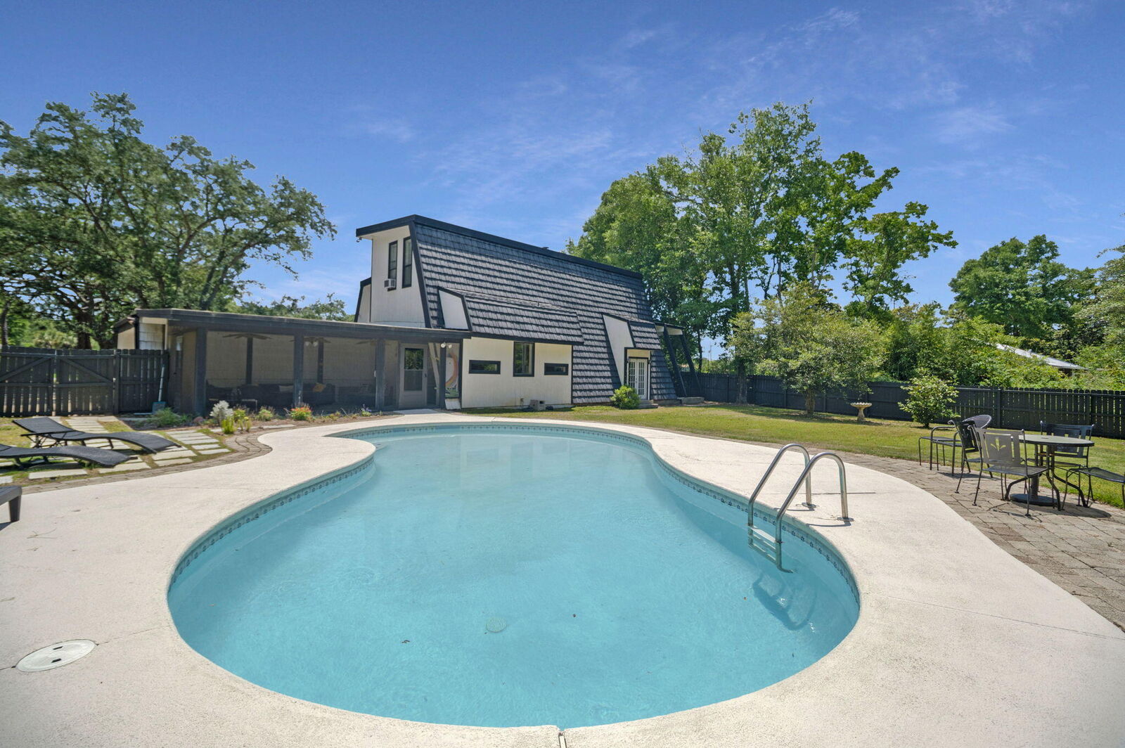 Property Photo:  2121 Mar Mar Lane  FL 32566 