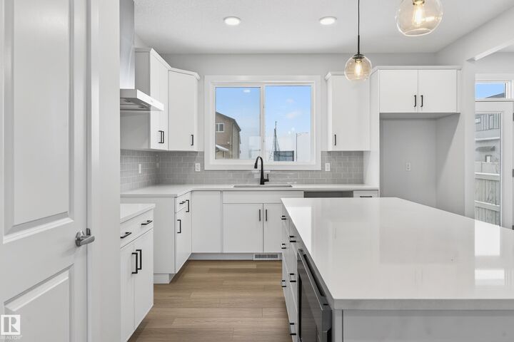 Property Photo:  17203 3 Street NW  AB T5Y 4G7 