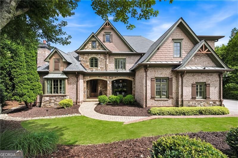 Property Photo: 3310 Osterley Way GA 30041