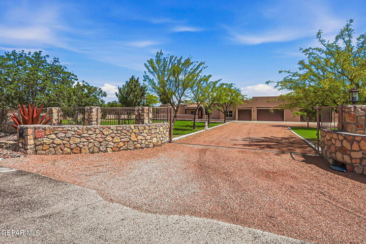 Property Photo:  6 Cielo Del Este  NM 88021 