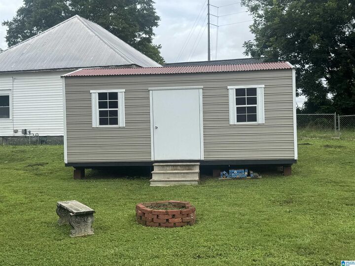 Property Photo:  205 Barlow Street  AL 36272 