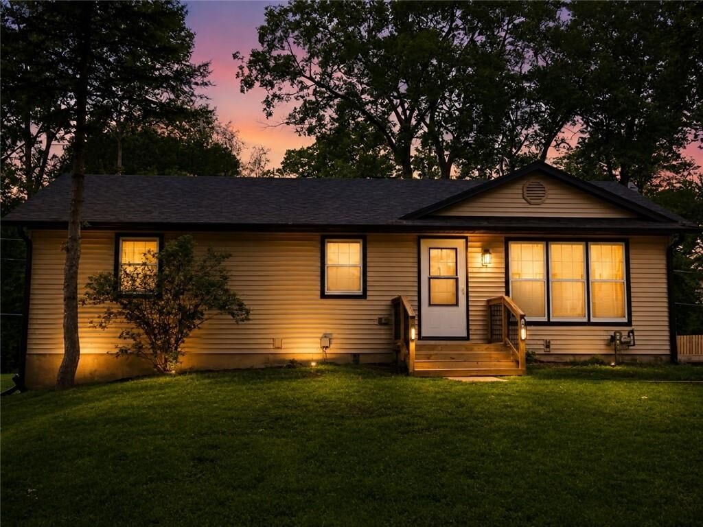 Property Photo: 904 S 5th Street MO 64485