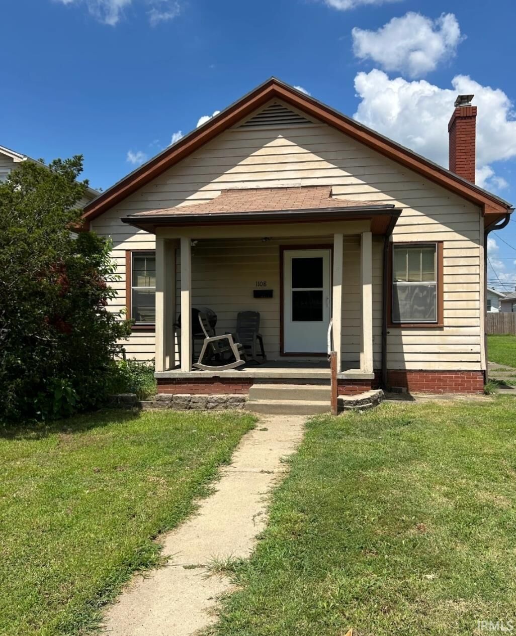 Property Photo: 1108 E Gum Street IN 47714