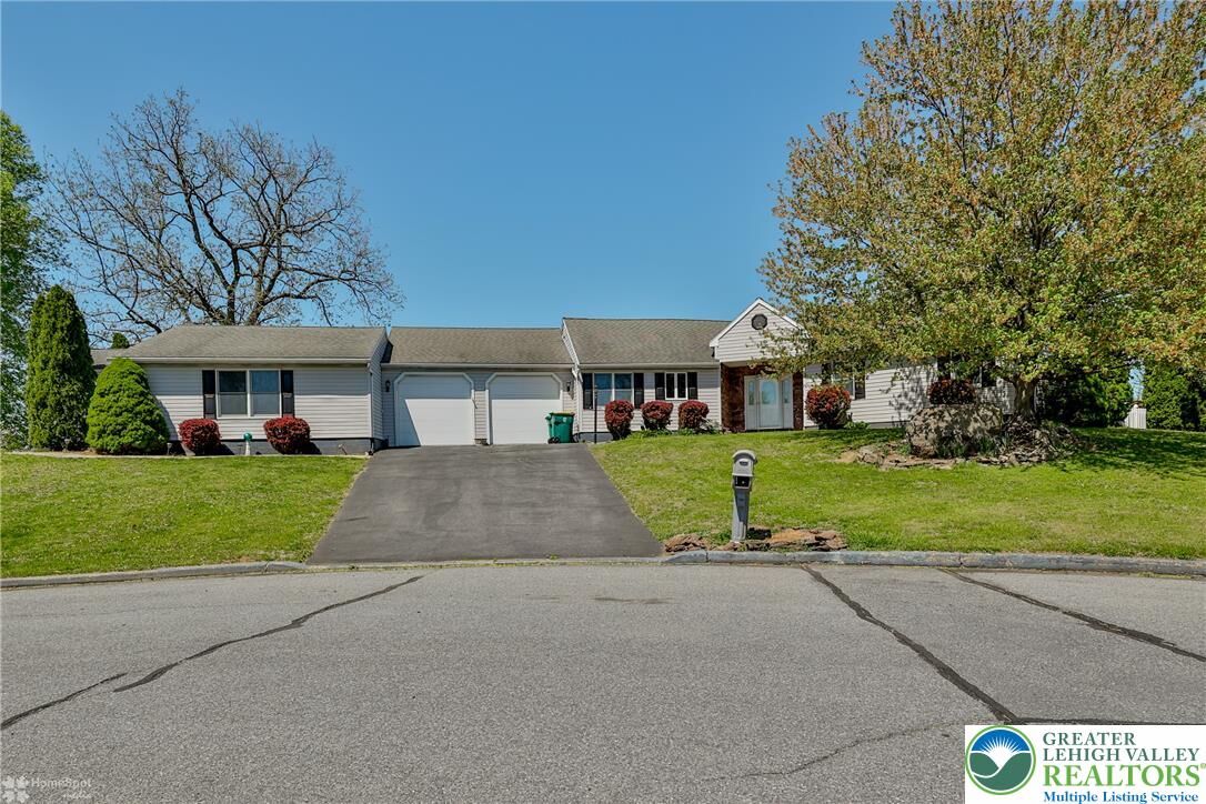 Property Photo: 3 Dusty Road PA 18045