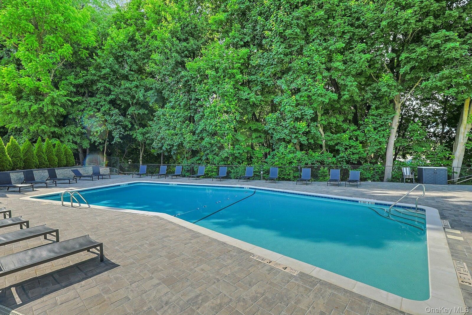 Property Photo:  100 Chateau Lane 8  NY 10532 
