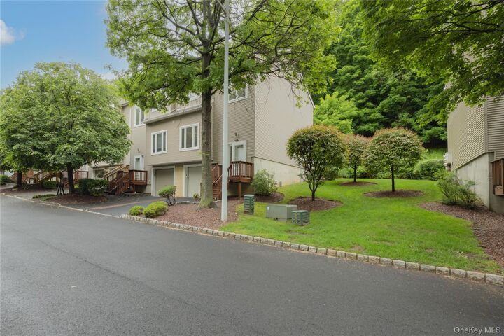 Property Photo:  138 Foltim Way  NY 10920 