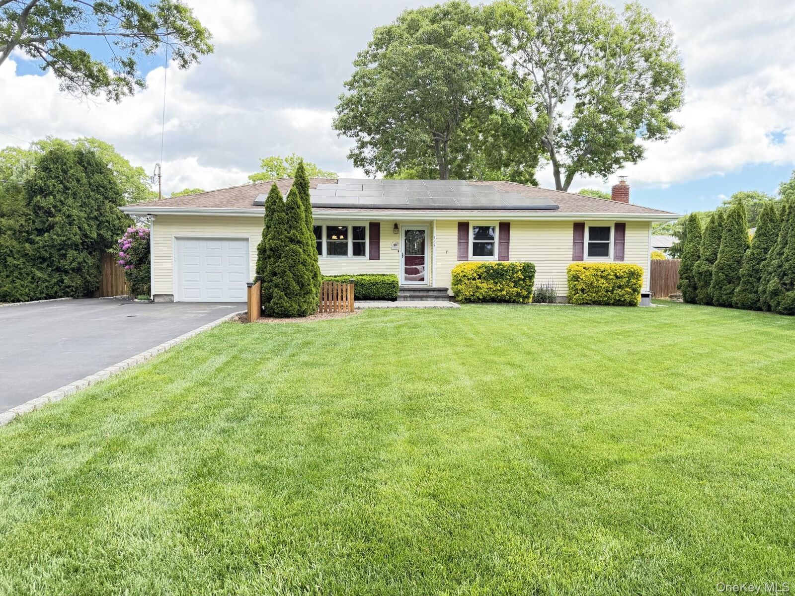 Property Photo:  147 Hounslow Road  NY 11967 