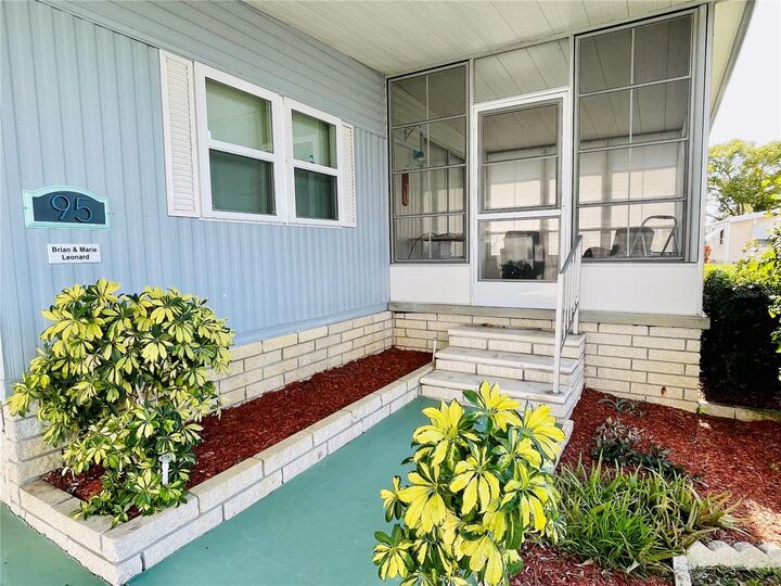 Property Photo:  95 Red Oak Drive  FL 34684 