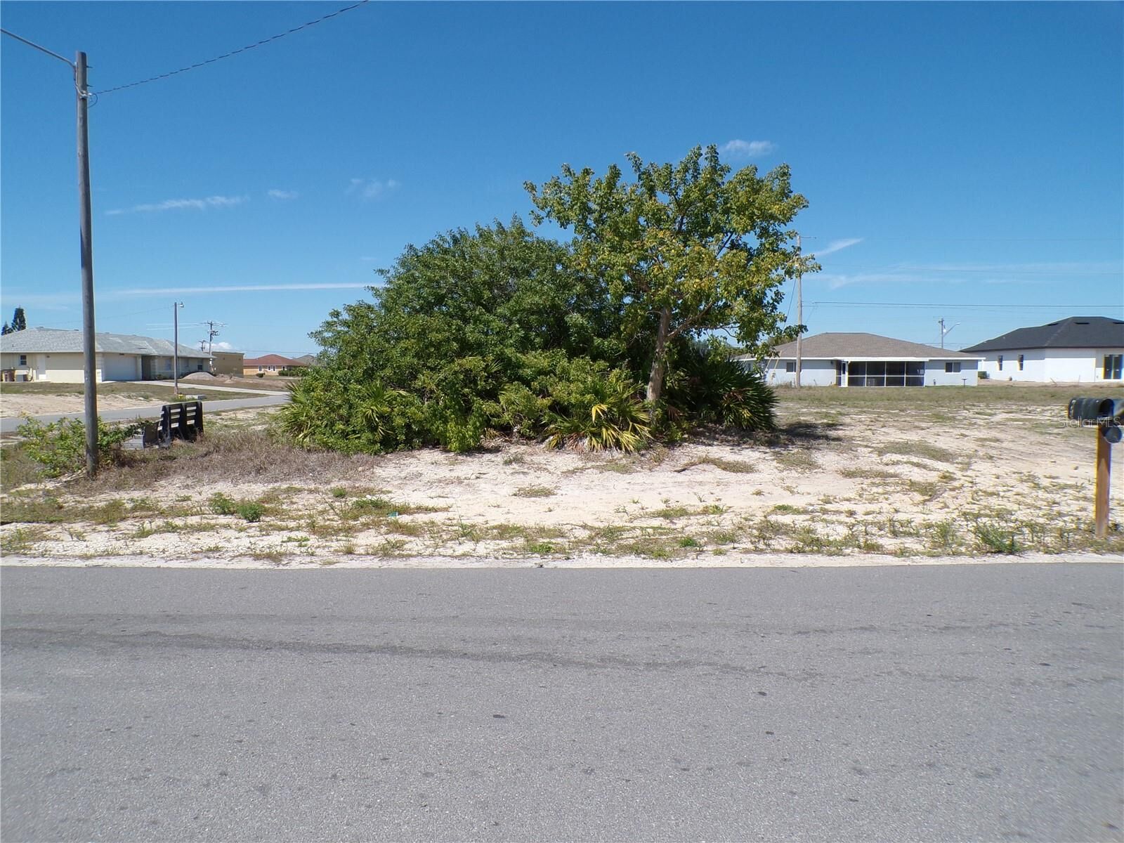 Property Photo: 821 NE 15th Lane FL 33909