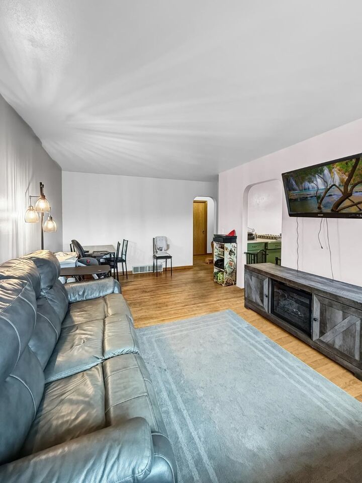 Property Photo:  805 3rd St SW  ND 58701 