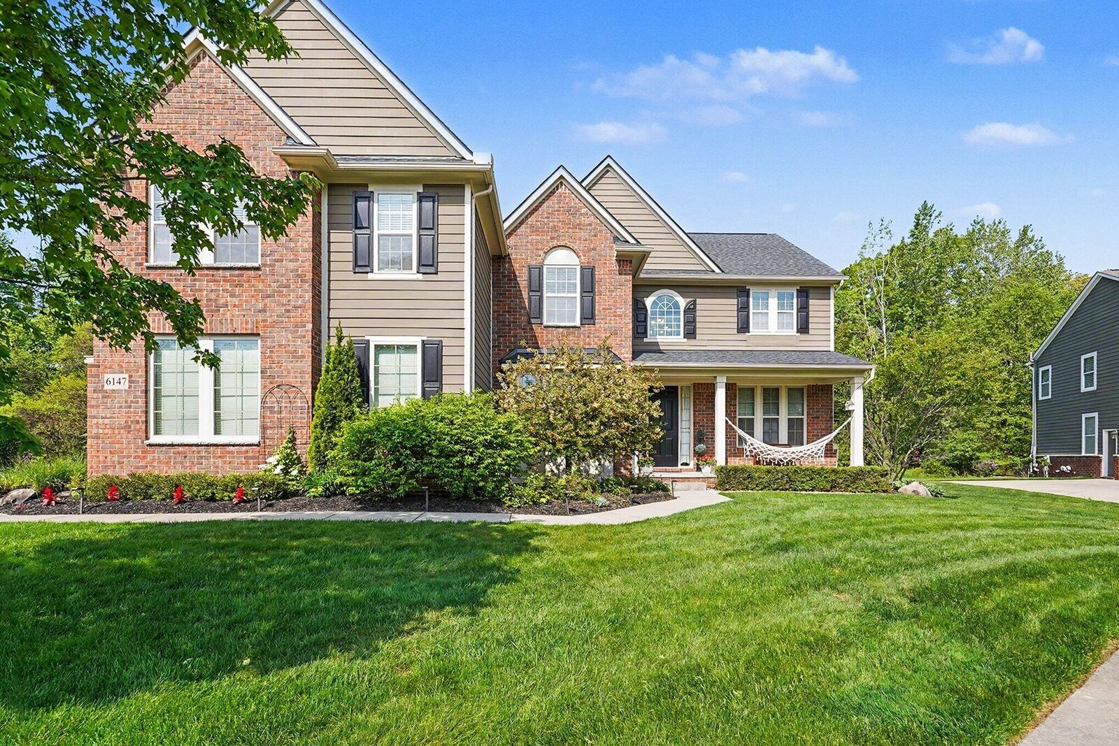 Property Photo:  6147 Birchcrest Lane  MI 48382 