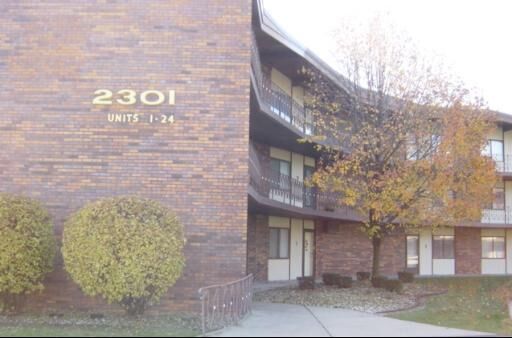 Property Photo: 2301 Holiday Terrace 11 IL 60438