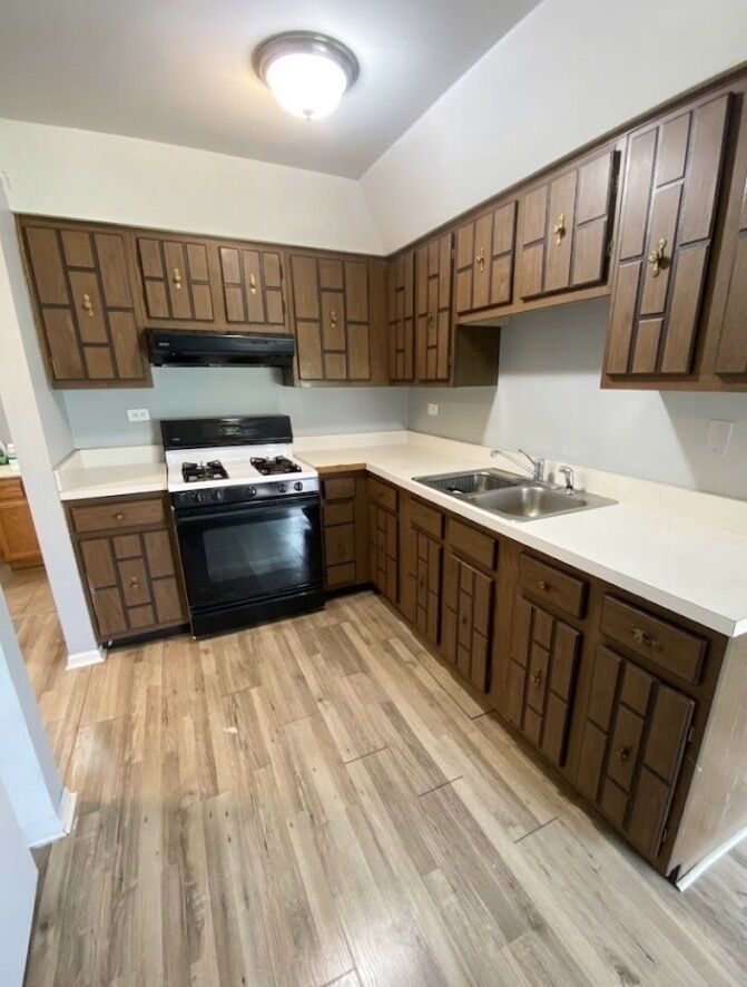 Property Photo: 5739 129th Street 1B IL 60418