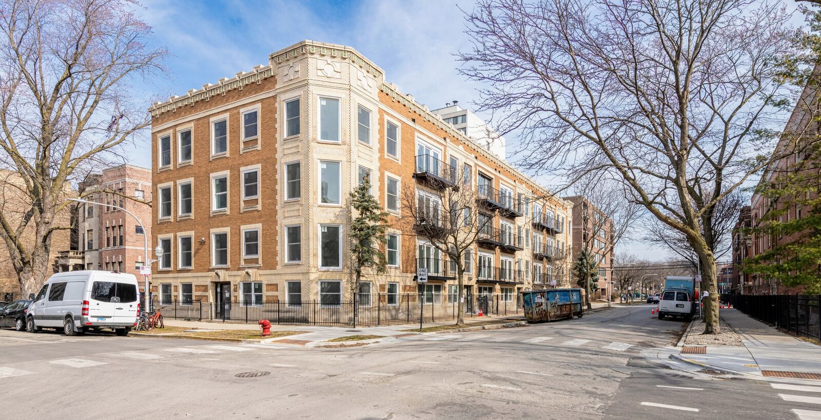 Property Photo:  1022 W Ainslie Street 4  IL 60640 