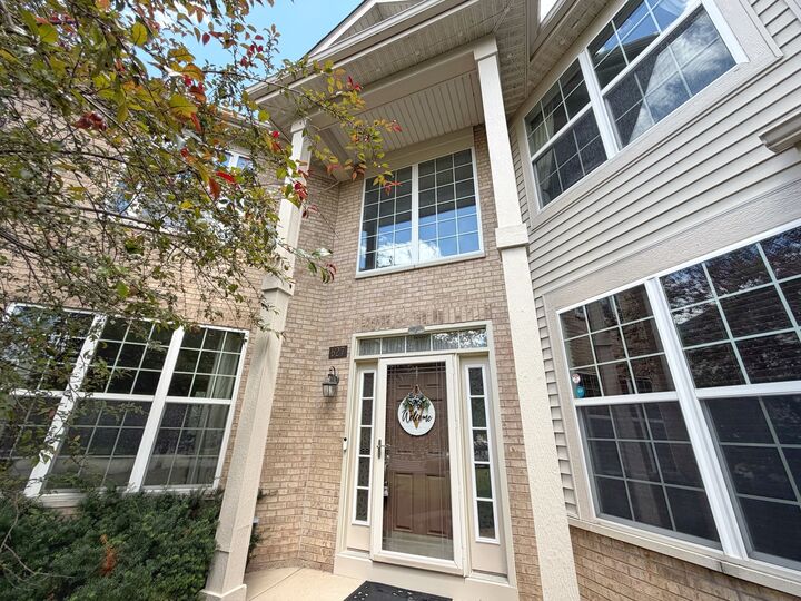 Property Photo:  627 Mansfield Way  IL 60543 