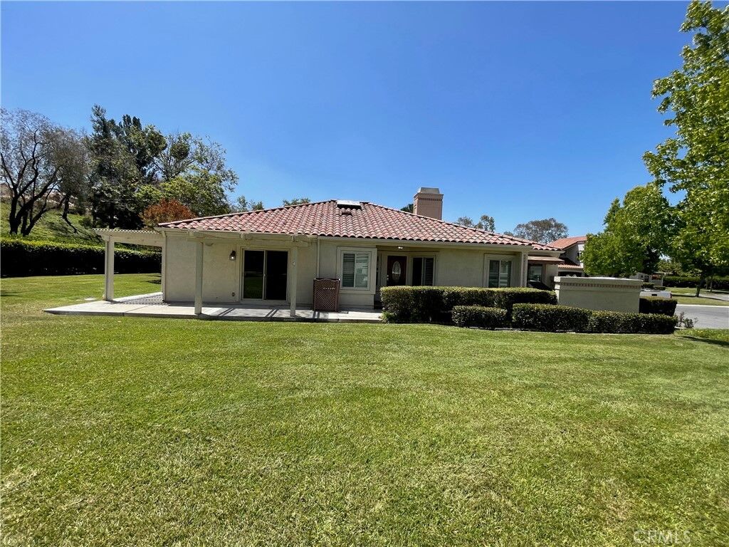 Property Photo:  28043 Via Tirso  CA 92692 