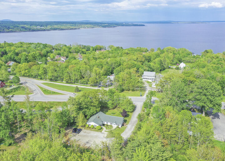 Property Photo:  189 Northport Avenue  ME 04915 