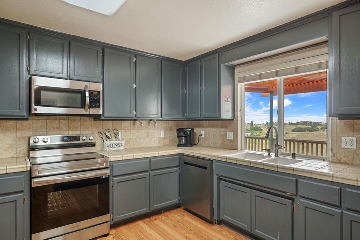 Property Photo:  2915 Coyote Court  CA 95640 