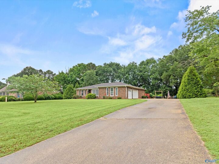 Property Photo:  104 Creighton Drive  AL 35613 