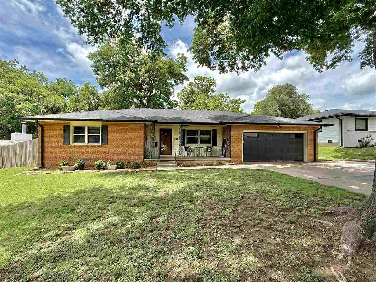 Property Photo: 1312 El Camino OK 74604