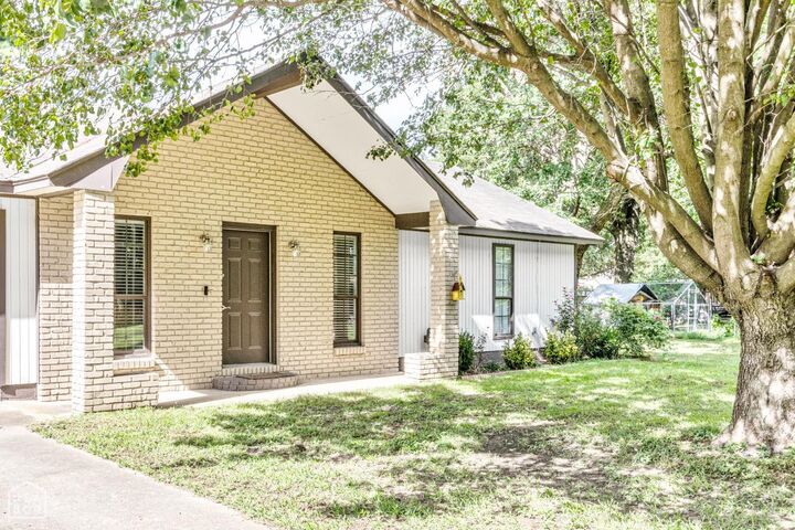 Property Photo:  1300 Charles Street  AR 72472 