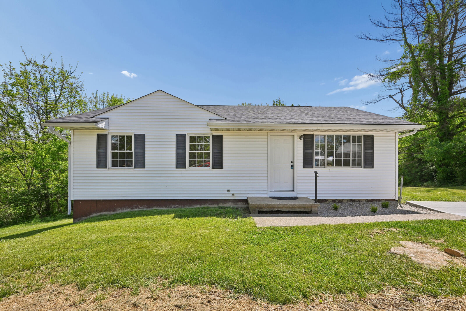 Property Photo:  1 Lakeland Court  KY 41097 