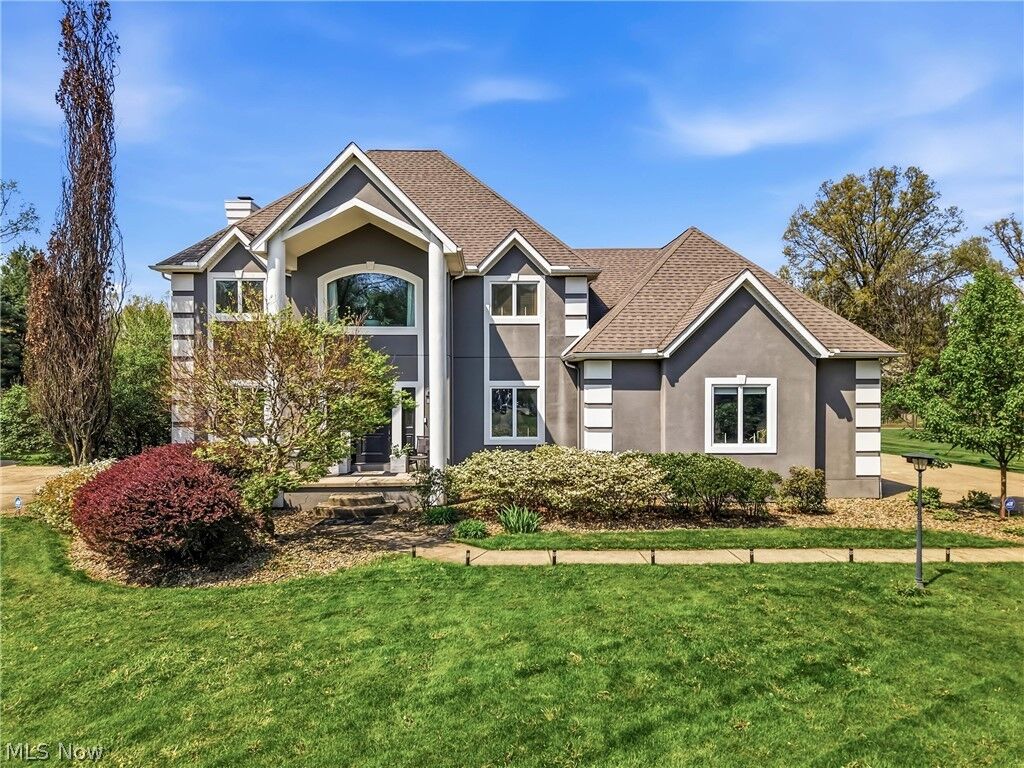 Property Photo:  5758 Logan Arms Drive  OH 44420 