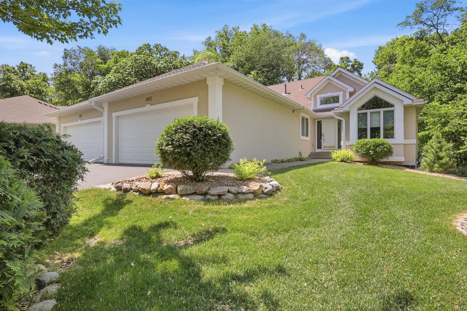 Property Photo:  1887 Magnolia Lane N  MN 55441 