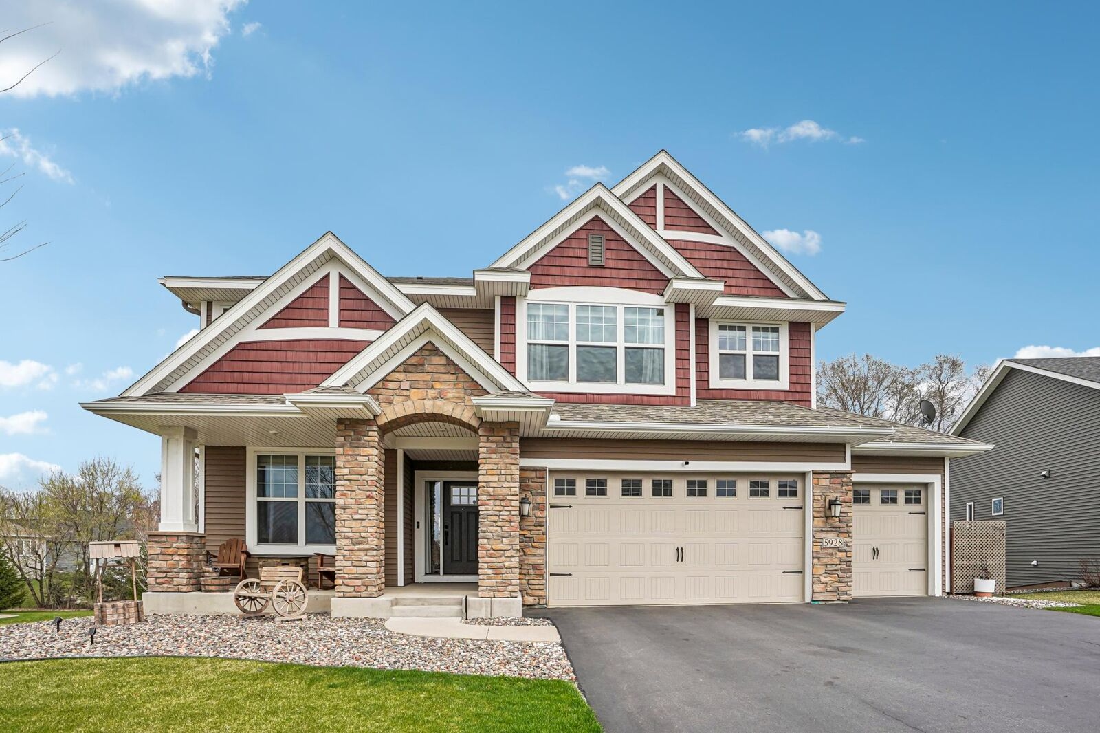 Property Photo:  5928 Pinnacle Circle NE  MN 55372 