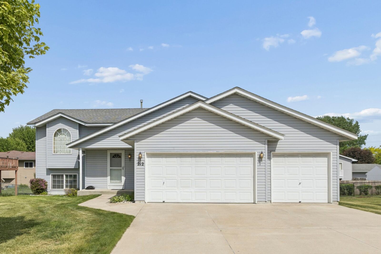 Property Photo:  212 13th Avenue NE  MN 55313 