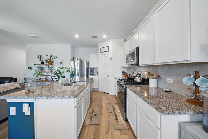 Property Photo:  14808 Hester Trail  TX 76052 
