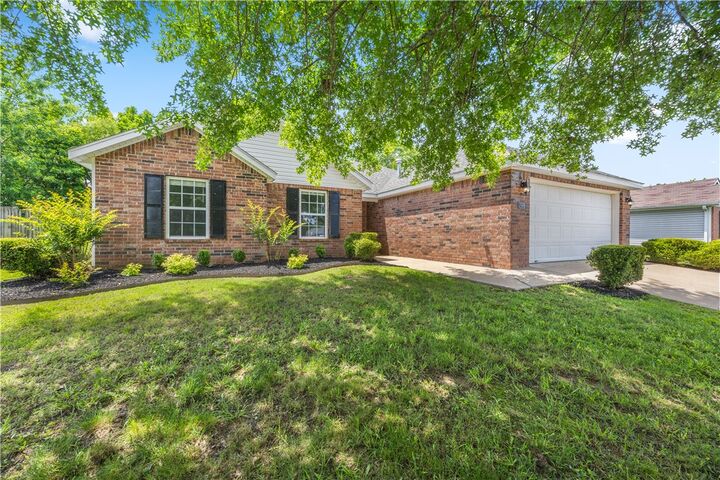 Property Photo:  599 Richland Creek Avenue  AR 72727 