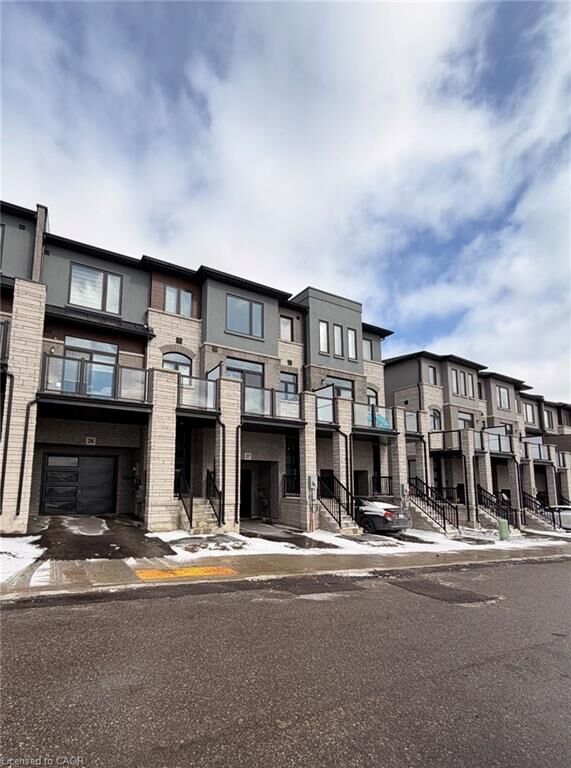 Property Photo:  155 Equestrian Way 26  ON N3E 0E8 