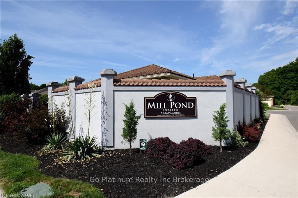 Property Photo:  5 John Pound Road 15  ON N4G 5X3 