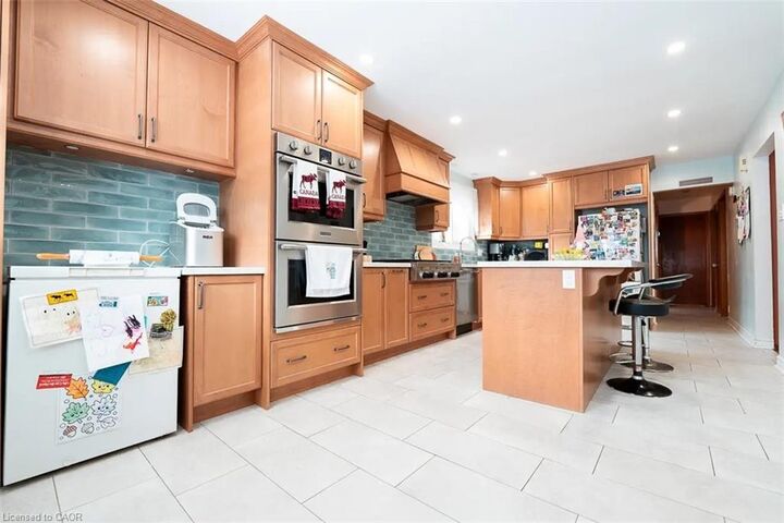Property Photo:  37 Kinrade Avenue E  ON L8L 6L6 