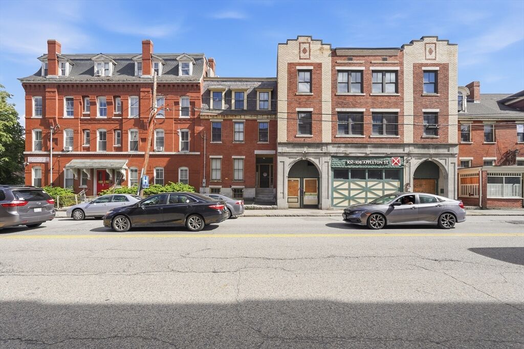 Property Photo:  100 Appleton St  MA 01852 