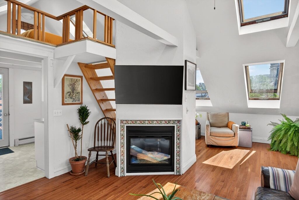 Property Photo:  127 Bradford St 4  MA 02657 