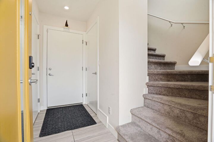 Property Photo:  595 Evanston Link NW  AB T3P 1S2 