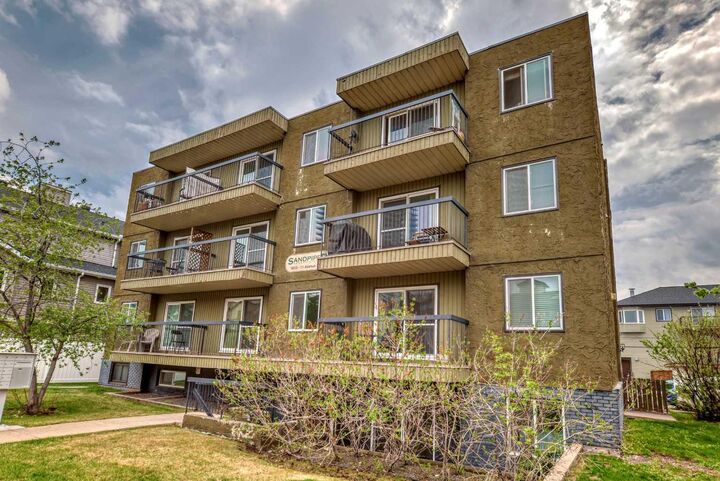 Property Photo: 1613 11 Avenue SW 202 AB T3C 0N3