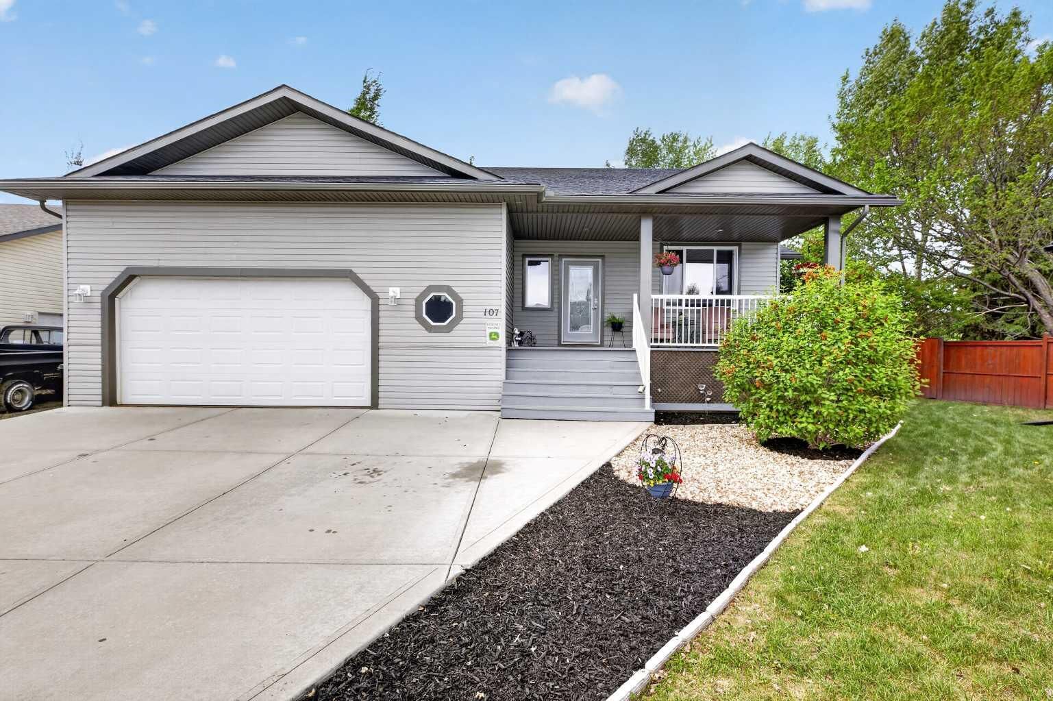 Property Photo:  107 Westridge Place  AB T0M 0W0 