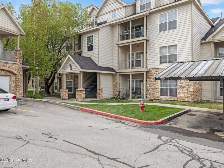 Property Photo:  900 Bitner Road Apt M12  UT 84098 