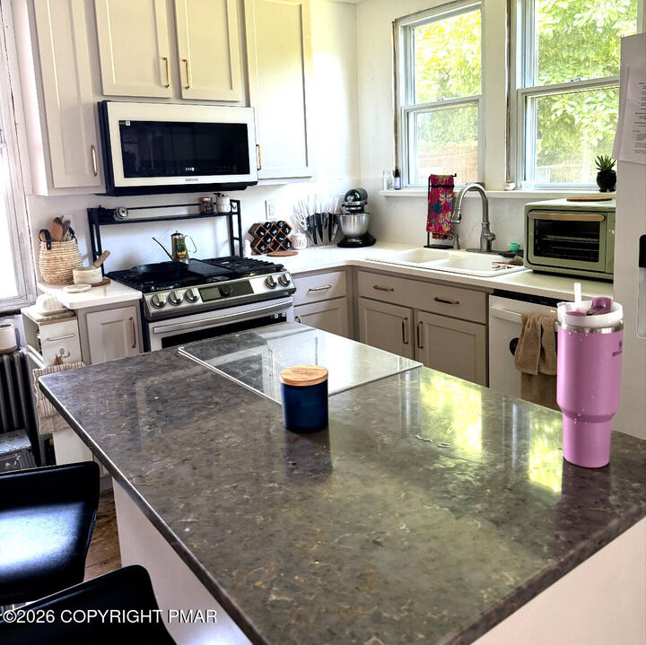 Property Photo: 106 Division Street PA 18351