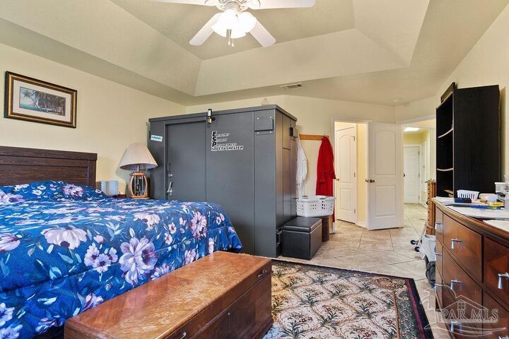 Property Photo: 1612 Kauai Ct FL 32563